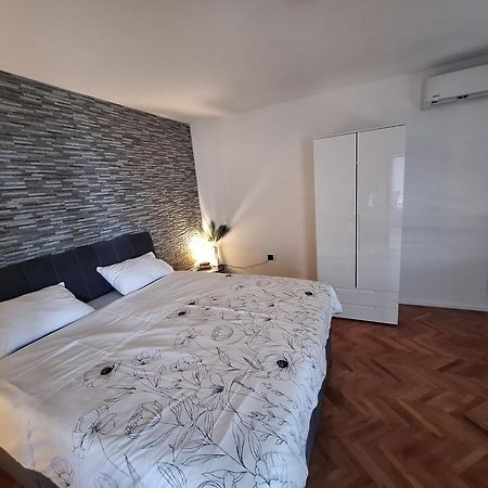 Apartment Little Princess Dora Senj  Exteriör bild
